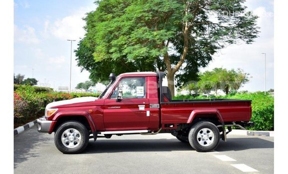 Sayi Imported Toyota Land Cruiser Red Babbar mota in Import - Dubai a Agadez Sayi Imported Toyota Land Cruiser Red Babbar mota in Import - Dubai a Agadez