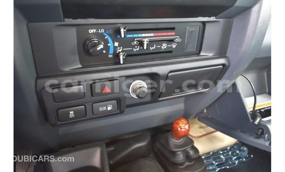 Sayi Imported Toyota Land Cruiser Red Babbar mota in Import - Dubai a Agadez Sayi Imported Toyota Land Cruiser Red Babbar mota in Import - Dubai a Agadez