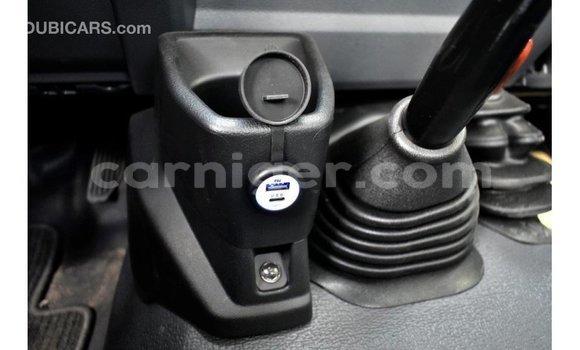 Sayi Imported Toyota Land Cruiser Red Babbar mota in Import - Dubai a Agadez Sayi Imported Toyota Land Cruiser Red Babbar mota in Import - Dubai a Agadez