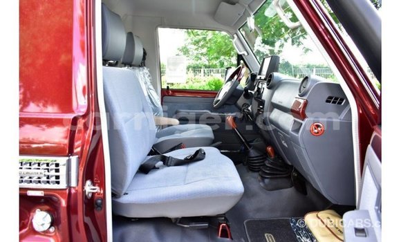 Sayi Imported Toyota Land Cruiser Red Babbar mota in Import - Dubai a Agadez Sayi Imported Toyota Land Cruiser Red Babbar mota in Import - Dubai a Agadez