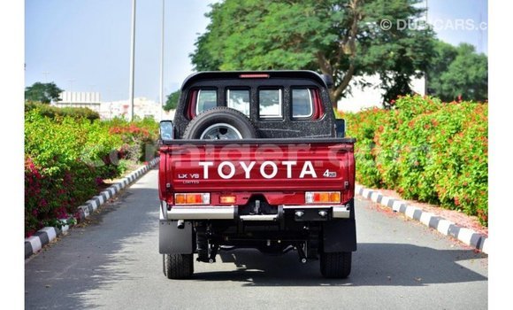 Sayi Imported Toyota Land Cruiser Red Babbar mota in Import - Dubai a Agadez Sayi Imported Toyota Land Cruiser Red Babbar mota in Import - Dubai a Agadez