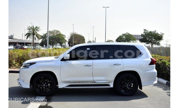 Sayi Imported Lexus LX White Mota in Import - Dubai a Agadez Sayi Imported Lexus LX White Mota in Import - Dubai a Agadez
