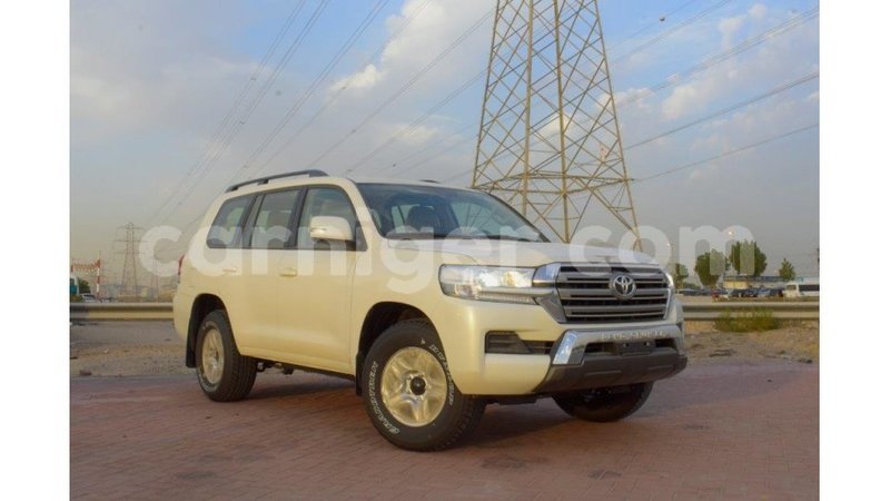 Big with watermark toyota land cruiser agadez import dubai 5634