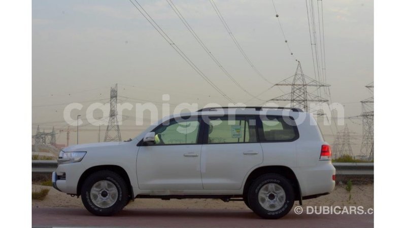 Big with watermark toyota land cruiser agadez import dubai 5634