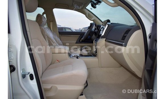 Sayi Imported Toyota Land Cruiser White Babbar mota in Import - Dubai a Agadez Sayi Imported Toyota Land Cruiser White Babbar mota in Import - Dubai a Agadez