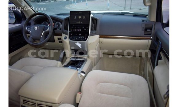 Sayi Imported Toyota Land Cruiser White Babbar mota in Import - Dubai a Agadez Sayi Imported Toyota Land Cruiser White Babbar mota in Import - Dubai a Agadez