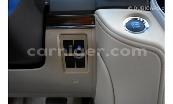 Sayi Imported Toyota Land Cruiser White Babbar mota in Import - Dubai a Agadez Sayi Imported Toyota Land Cruiser White Babbar mota in Import - Dubai a Agadez