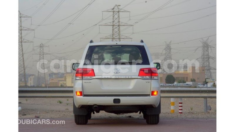 Big with watermark toyota land cruiser agadez import dubai 5634