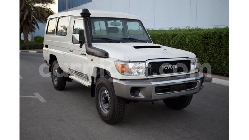 Big with watermark toyota land cruiser agadez import dubai 5635