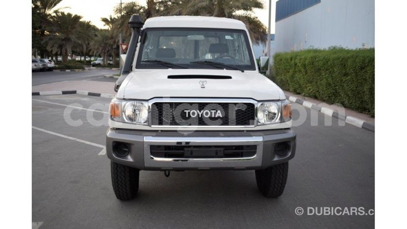 Big with watermark toyota land cruiser agadez import dubai 5635