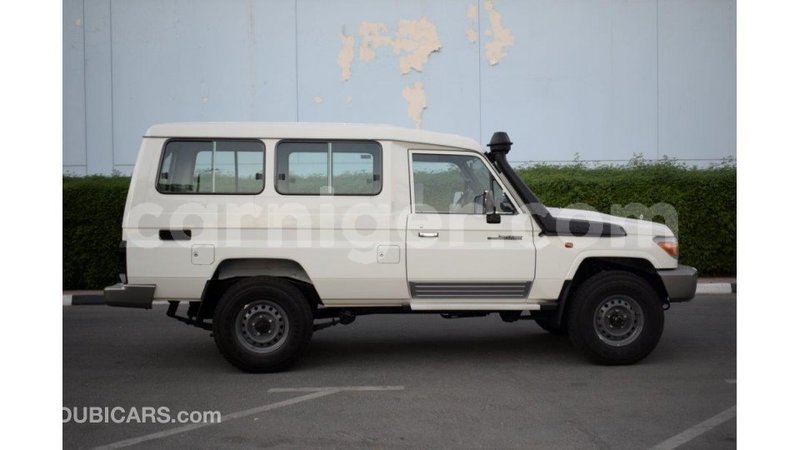 Big with watermark toyota land cruiser agadez import dubai 5635