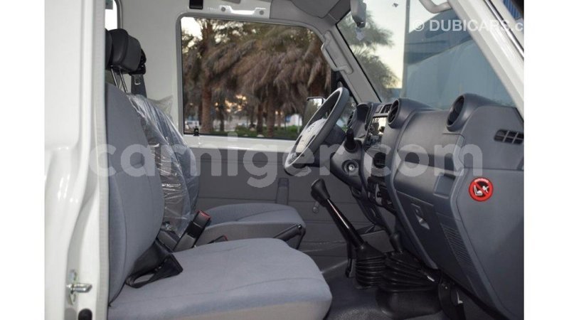 Big with watermark toyota land cruiser agadez import dubai 5635