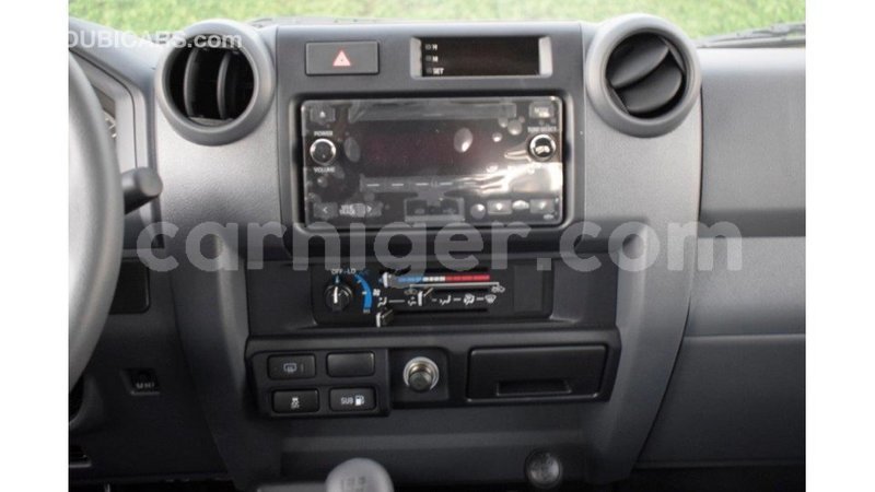 Big with watermark toyota land cruiser agadez import dubai 5635