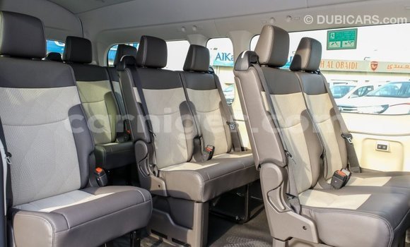Acheter Import Voiture Toyota Hiace Blanc à Import - Dubai, Agadez Acheter Import Voiture Toyota Hiace Blanc à Import - Dubai, Agadez