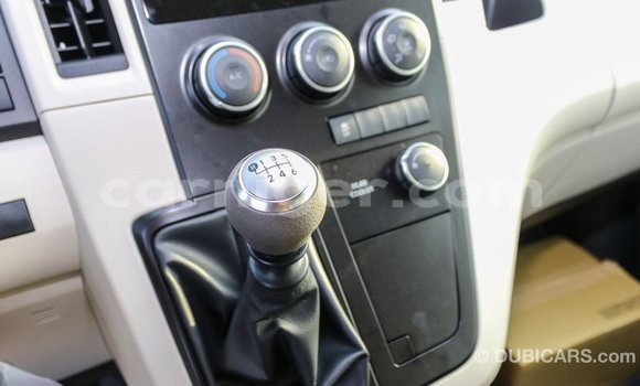 Acheter Import Voiture Toyota Hiace Blanc à Import - Dubai, Agadez Acheter Import Voiture Toyota Hiace Blanc à Import - Dubai, Agadez