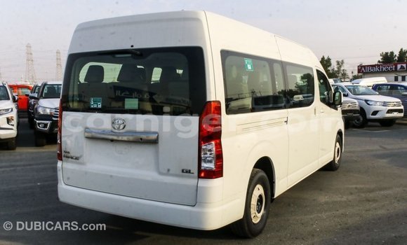 Acheter Import Voiture Toyota Hiace Blanc à Import - Dubai, Agadez Acheter Import Voiture Toyota Hiace Blanc à Import - Dubai, Agadez