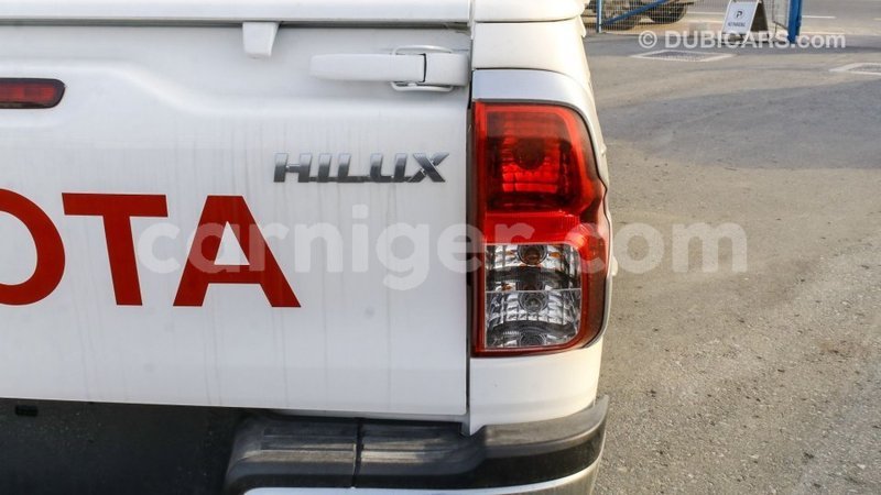 Big with watermark toyota hilux agadez import dubai 5639
