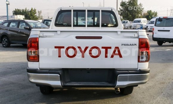 Acheter Import Voiture Toyota Hilux Blanc à Import - Dubai, Agadez Acheter Import Voiture Toyota Hilux Blanc à Import - Dubai, Agadez