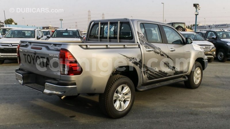 Big with watermark toyota hilux agadez import dubai 5640