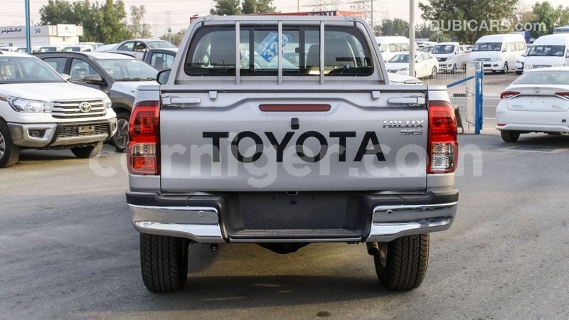 Big with watermark toyota hilux agadez import dubai 5640