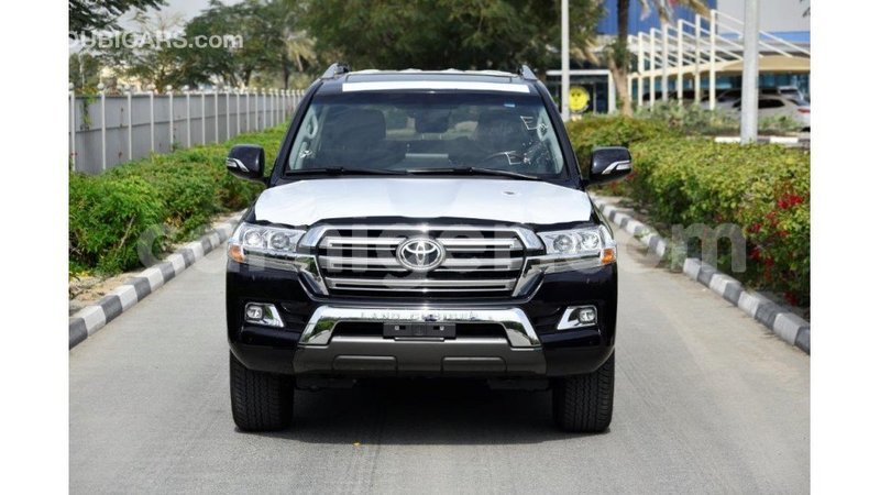 Big with watermark toyota land cruiser agadez import dubai 5643