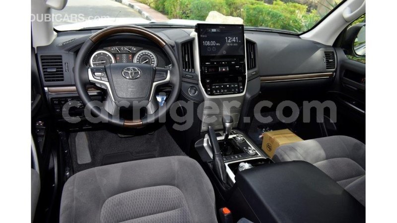 Big with watermark toyota land cruiser agadez import dubai 5643