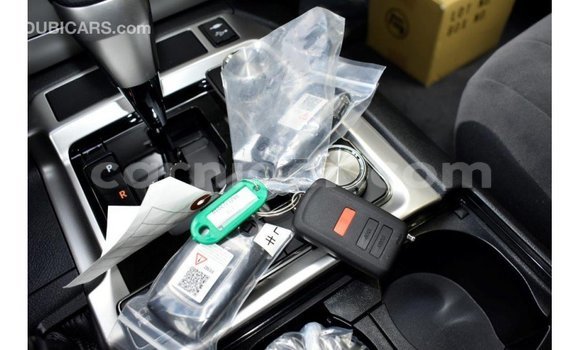 Sayi Imported Toyota Land Cruiser Black Babbar mota in Import - Dubai a Agadez Sayi Imported Toyota Land Cruiser Black Babbar mota in Import - Dubai a Agadez