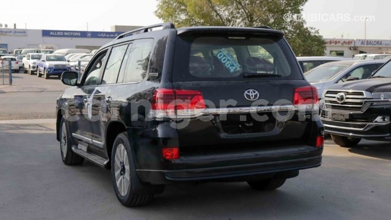 Big with watermark toyota land cruiser agadez import dubai 5644