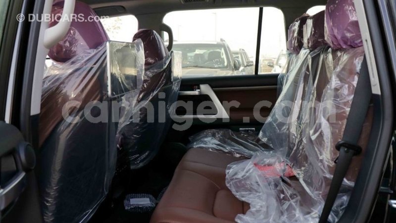 Big with watermark toyota land cruiser agadez import dubai 5644