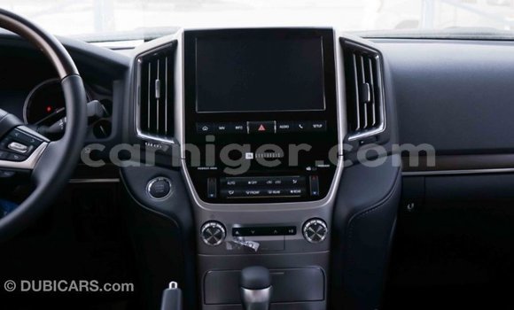 Buy Import Toyota Land Cruiser Black Truck in Import - Dubai in Agadez Buy Import Toyota Land Cruiser Black Truck in Import - Dubai in Agadez
