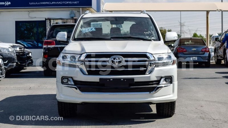 Big with watermark toyota land cruiser agadez import dubai 5645