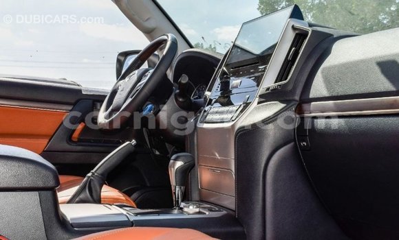 Buy Import Toyota Land Cruiser White Truck in Import - Dubai in Agadez Buy Import Toyota Land Cruiser White Truck in Import - Dubai in Agadez