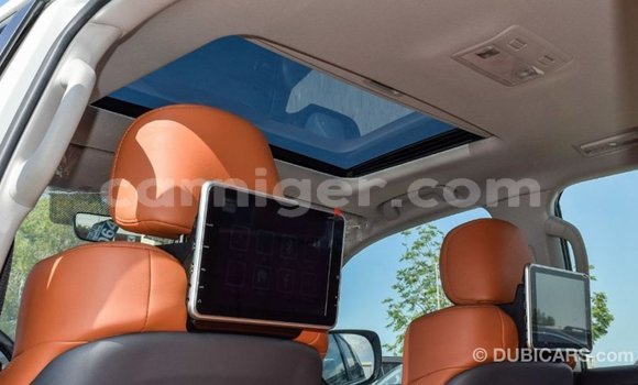 Buy Import Toyota Land Cruiser White Truck in Import - Dubai in Agadez Buy Import Toyota Land Cruiser White Truck in Import - Dubai in Agadez