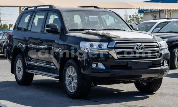 Buy Import Toyota Land Cruiser Black Truck in Import - Dubai in Agadez Buy Import Toyota Land Cruiser Black Truck in Import - Dubai in Agadez