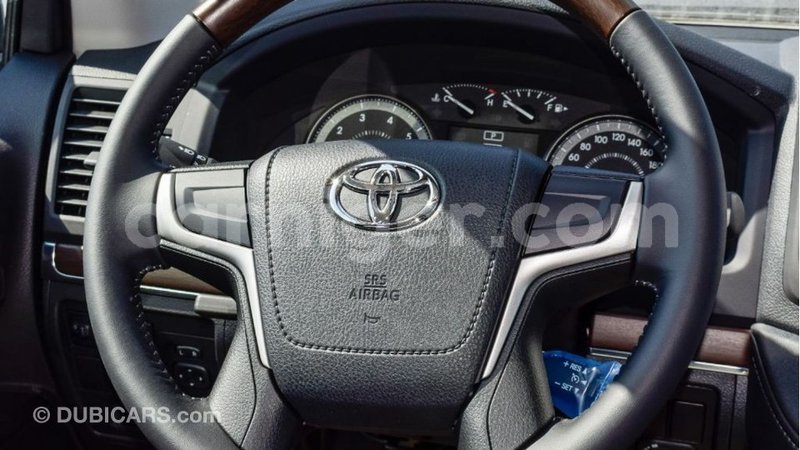 Big with watermark toyota land cruiser agadez import dubai 5646