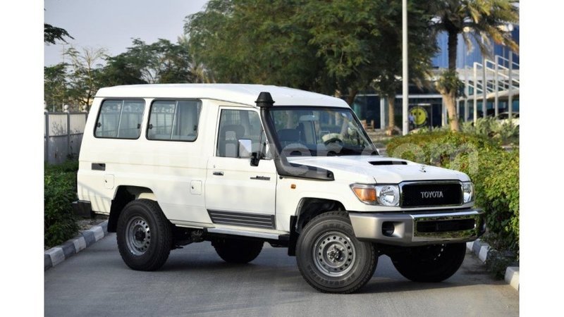 Big with watermark toyota land cruiser agadez import dubai 5649