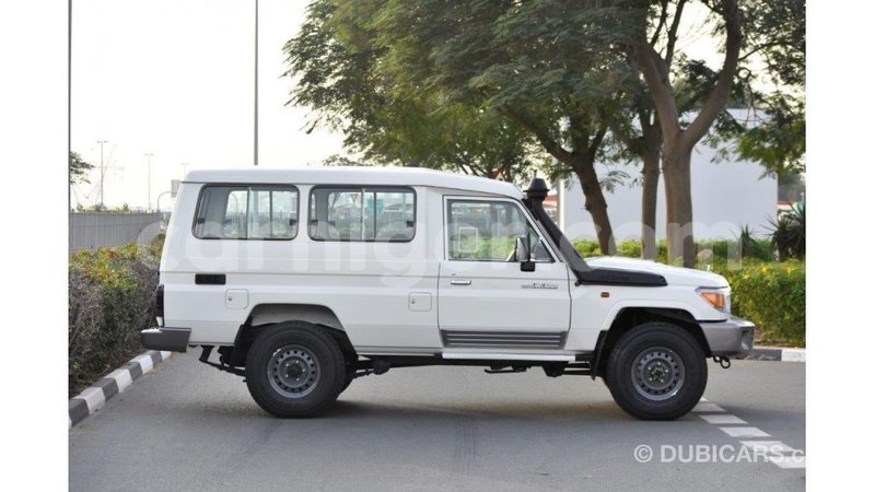 Big with watermark toyota land cruiser agadez import dubai 5649