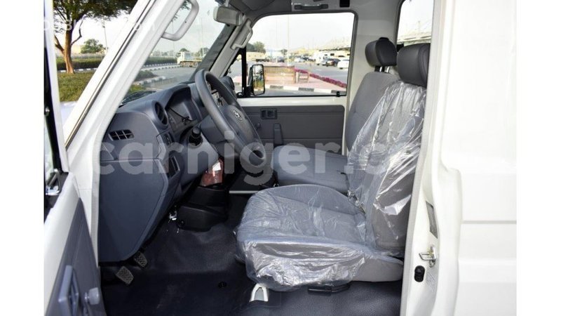 Big with watermark toyota land cruiser agadez import dubai 5649