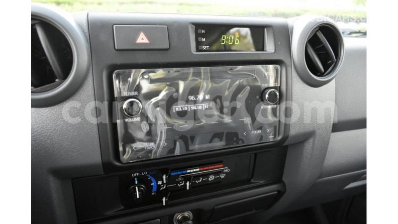 Big with watermark toyota land cruiser agadez import dubai 5649