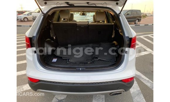 Buy Import Hyundai Santa Fe White Car in Import - Dubai in Agadez Buy Import Hyundai Santa Fe White Car in Import - Dubai in Agadez