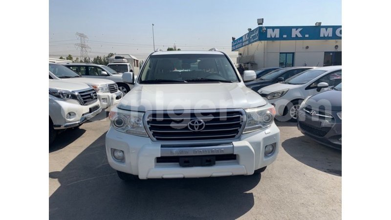 Big with watermark toyota land cruiser agadez import dubai 5657