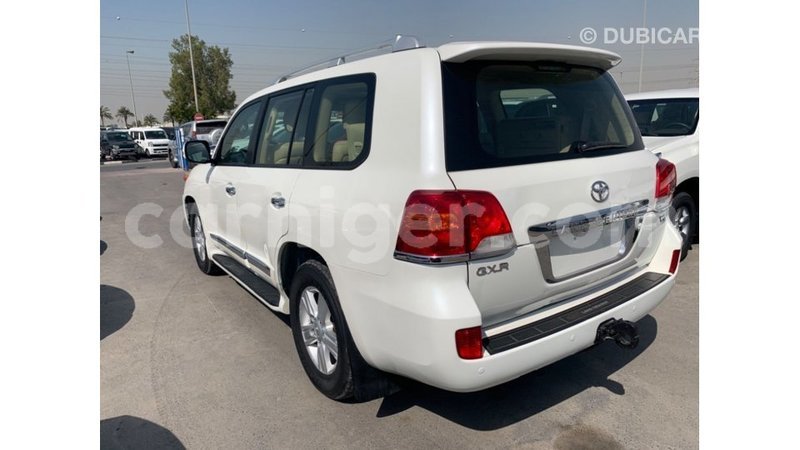 Big with watermark toyota land cruiser agadez import dubai 5657