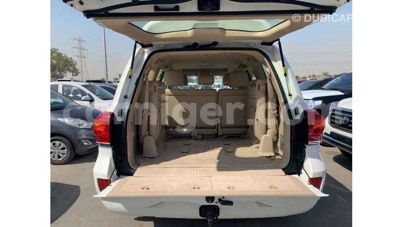 Big with watermark toyota land cruiser agadez import dubai 5657