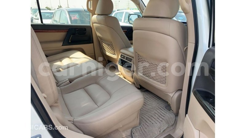 Big with watermark toyota land cruiser agadez import dubai 5657