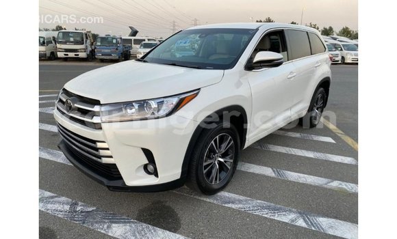 Buy Import Toyota Highlander White Car in Import - Dubai in Agadez Buy Import Toyota Highlander White Car in Import - Dubai in Agadez