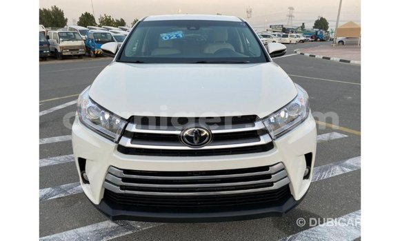 Buy Import Toyota Highlander White Car in Import - Dubai in Agadez Buy Import Toyota Highlander White Car in Import - Dubai in Agadez