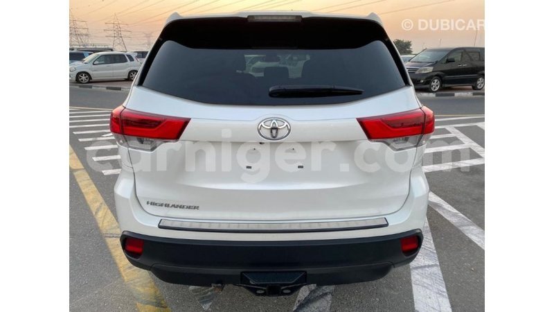 Big with watermark toyota highlander agadez import dubai 5658