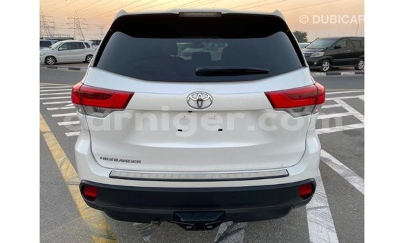 Buy Import Toyota Highlander White Car in Import - Dubai in Agadez Buy Import Toyota Highlander White Car in Import - Dubai in Agadez