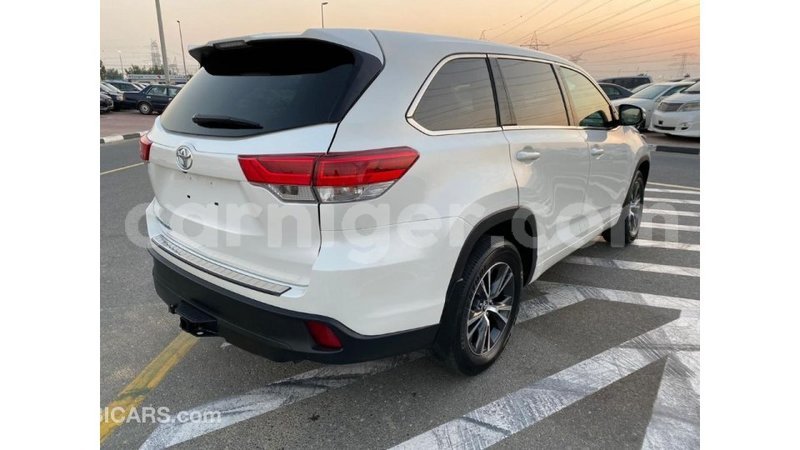 Big with watermark toyota highlander agadez import dubai 5658