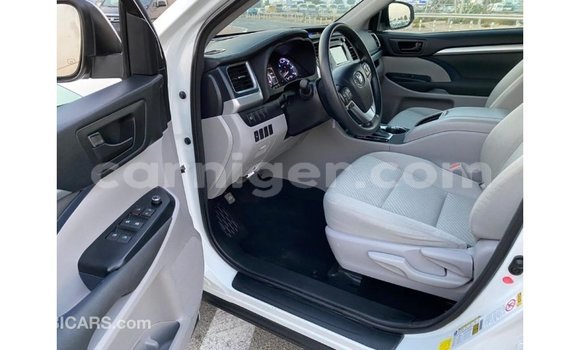 Buy Import Toyota Highlander White Car in Import - Dubai in Agadez Buy Import Toyota Highlander White Car in Import - Dubai in Agadez
